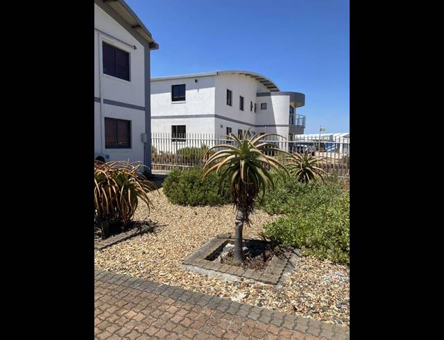 1,362M² WAREHOUSE RENTED IN CAPRICORN